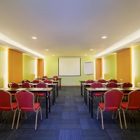 Ibis Budget Semarang Tendean Exteriér fotografie
