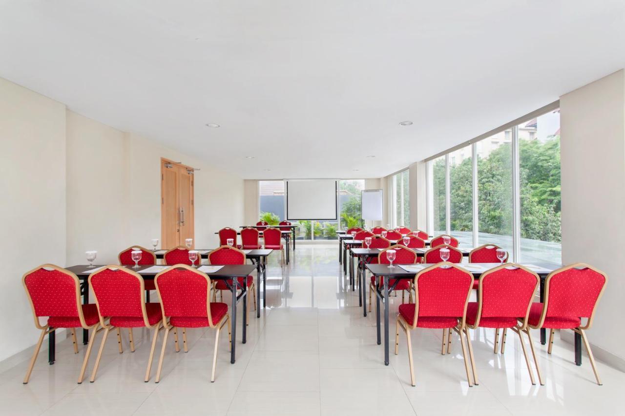 Ibis Budget Semarang Tendean Exteriér fotografie