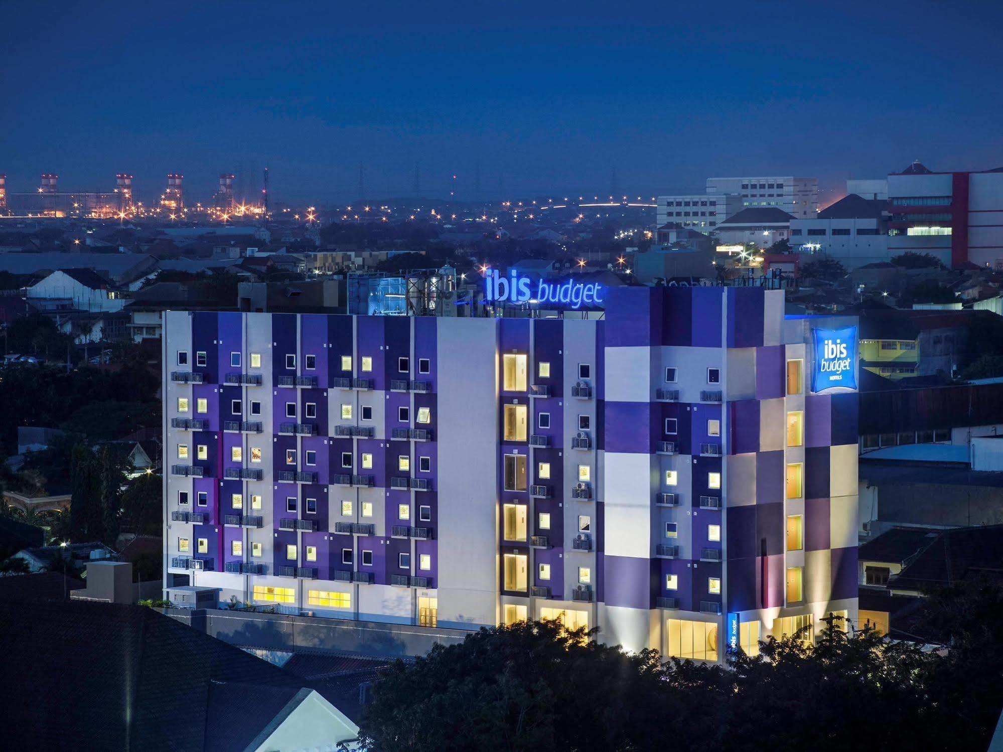 Ibis Budget Semarang Tendean Exteriér fotografie