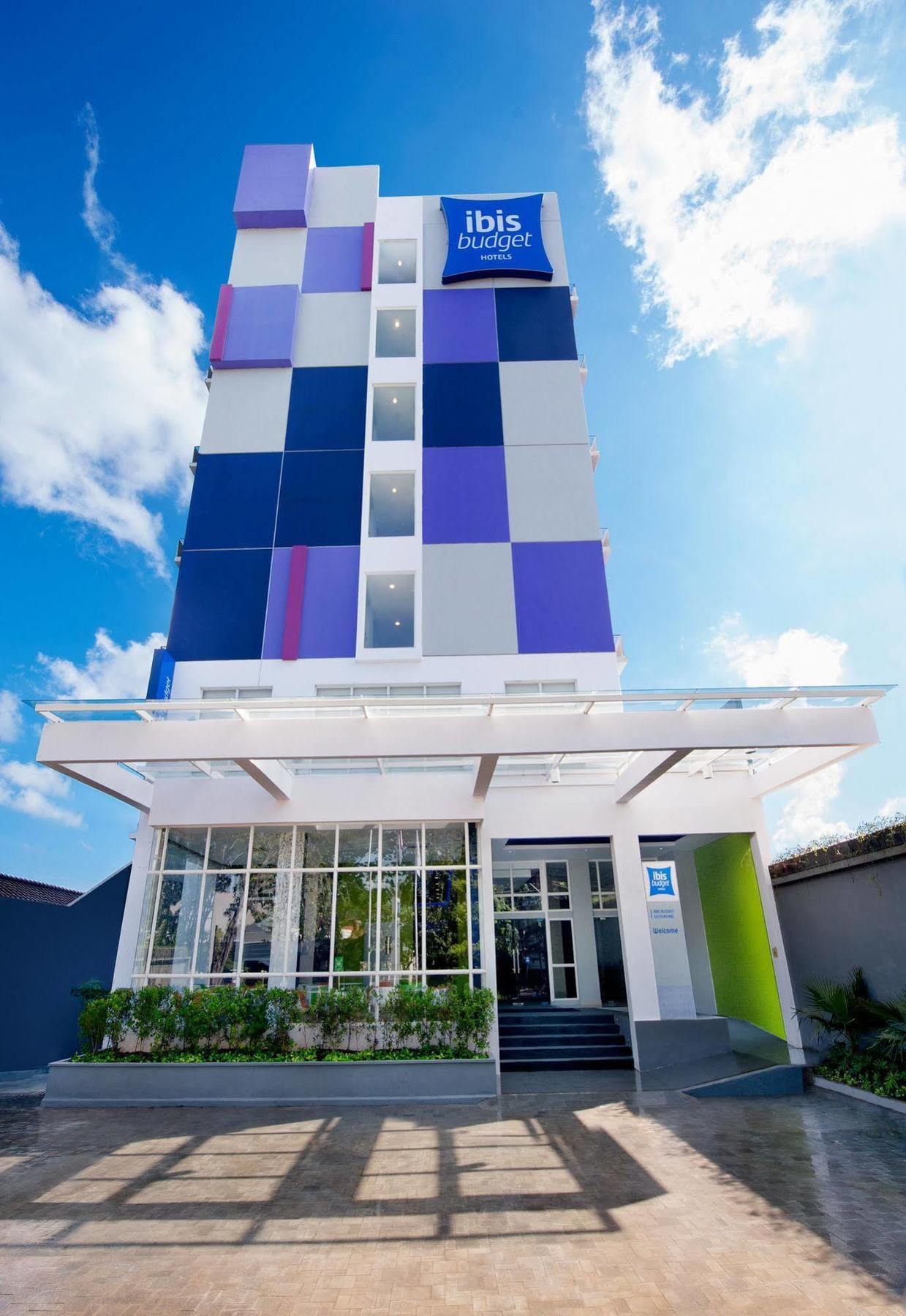 Ibis Budget Semarang Tendean Exteriér fotografie