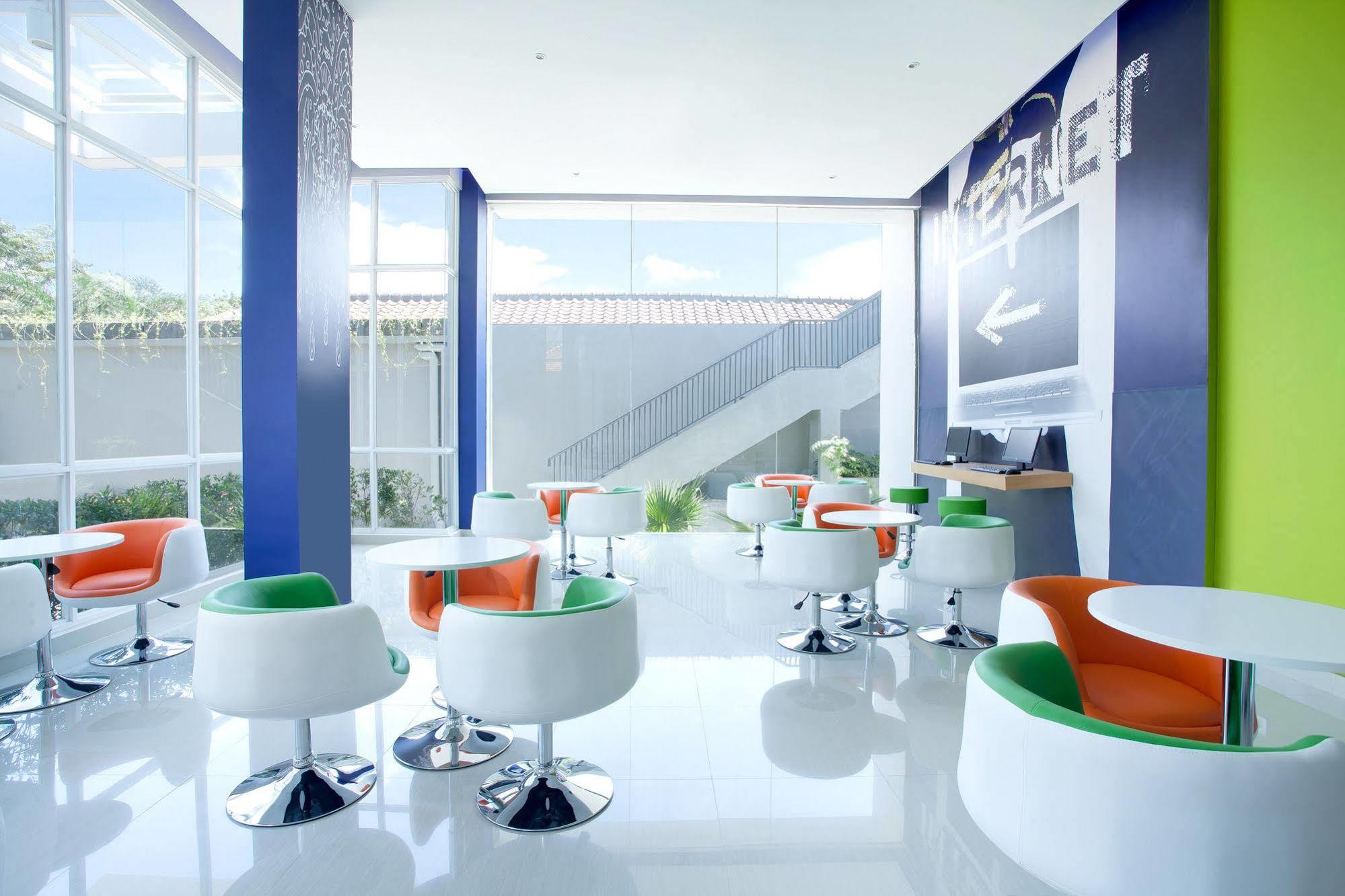 Ibis Budget Semarang Tendean Exteriér fotografie