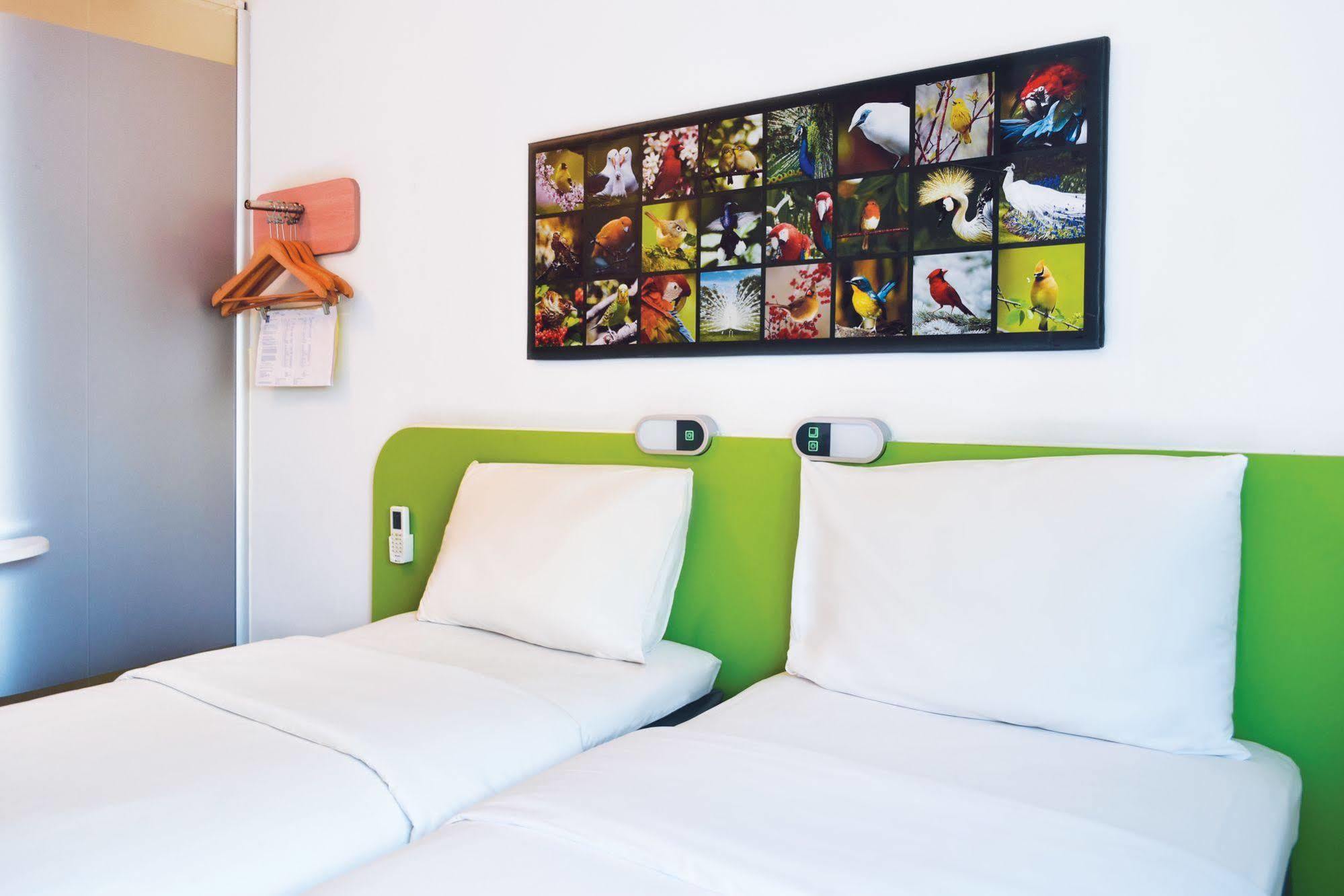 Ibis Budget Semarang Tendean Exteriér fotografie