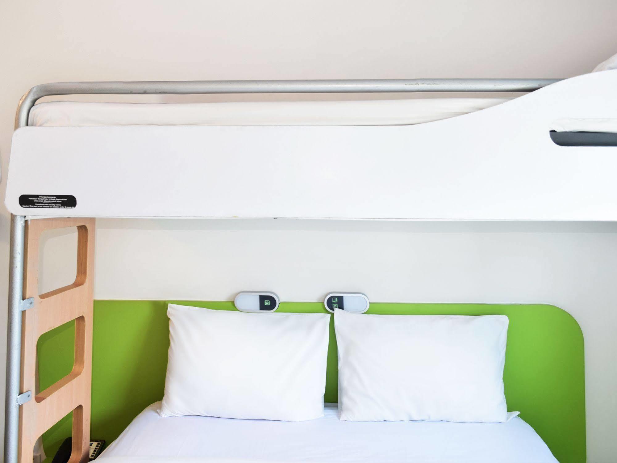 Ibis Budget Semarang Tendean Exteriér fotografie