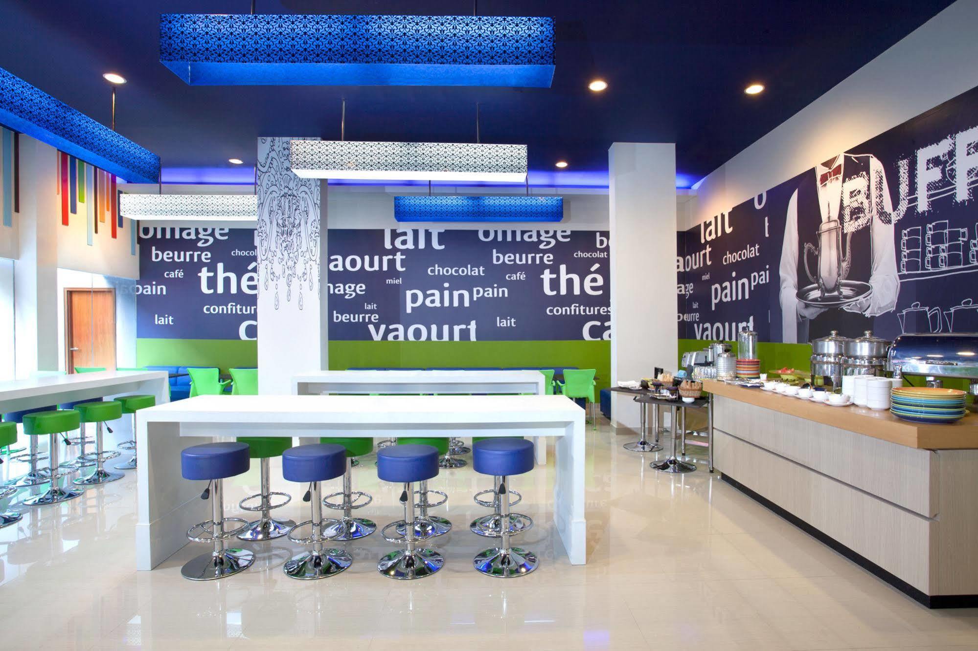 Ibis Budget Semarang Tendean Exteriér fotografie