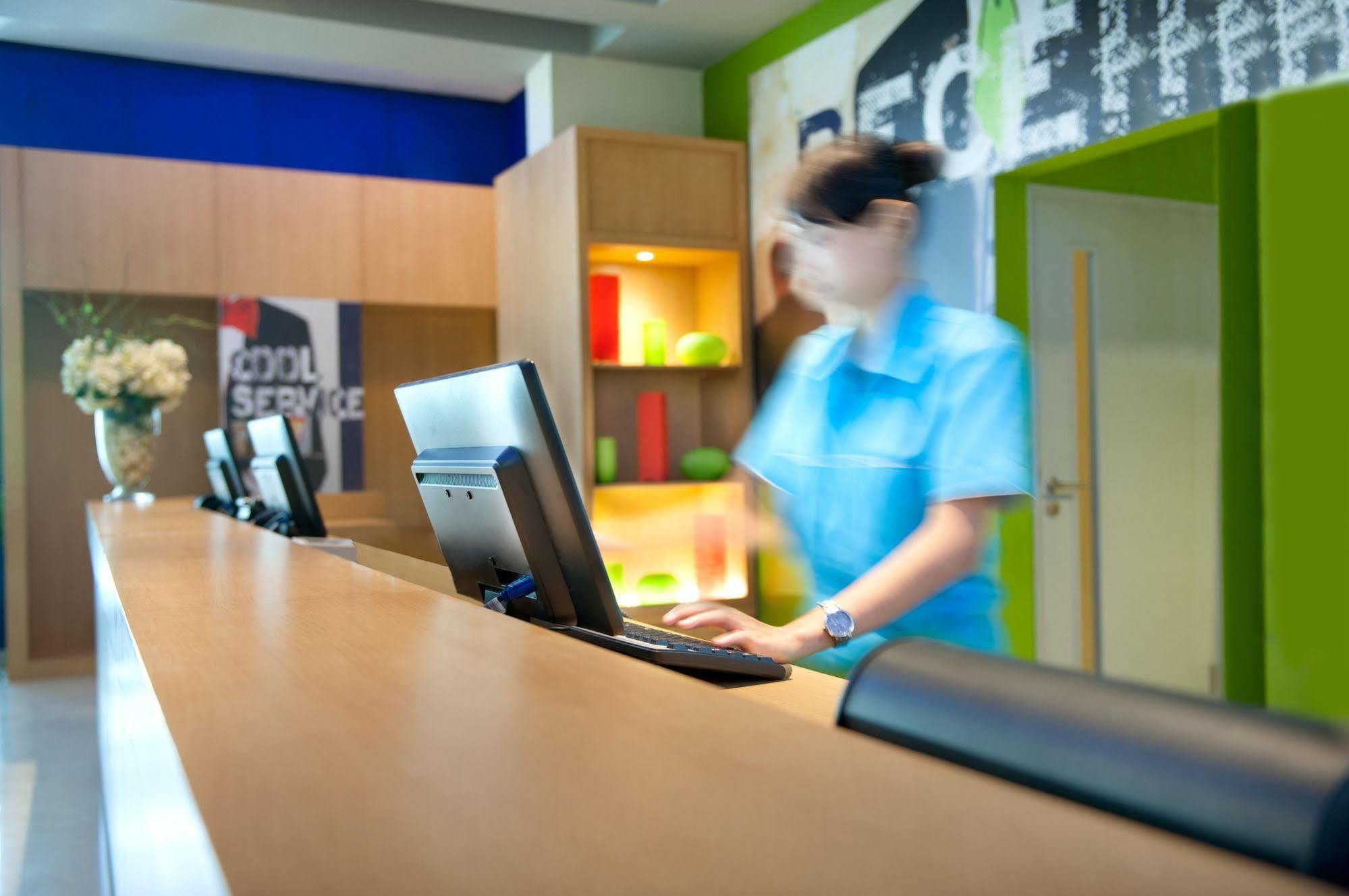 Ibis Budget Semarang Tendean Exteriér fotografie