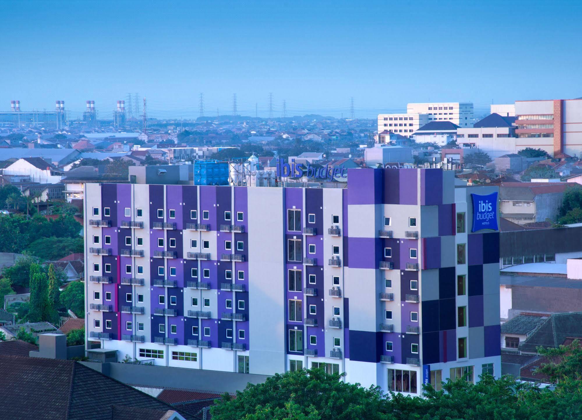 Ibis Budget Semarang Tendean Exteriér fotografie