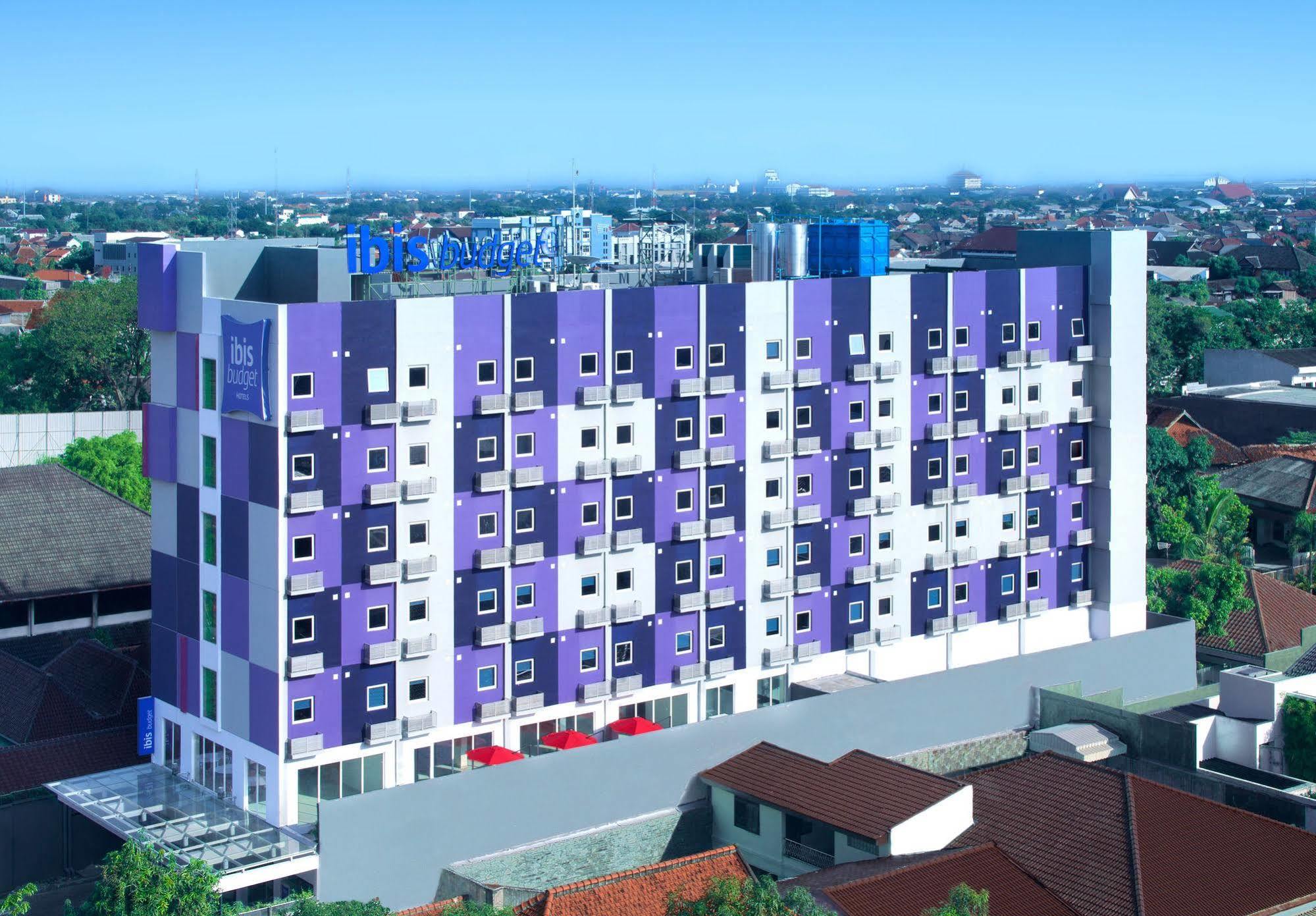 Ibis Budget Semarang Tendean Exteriér fotografie